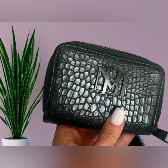 NWOT Badgley Mischka Croc Black Colored Wallet - Picture 1 of 15